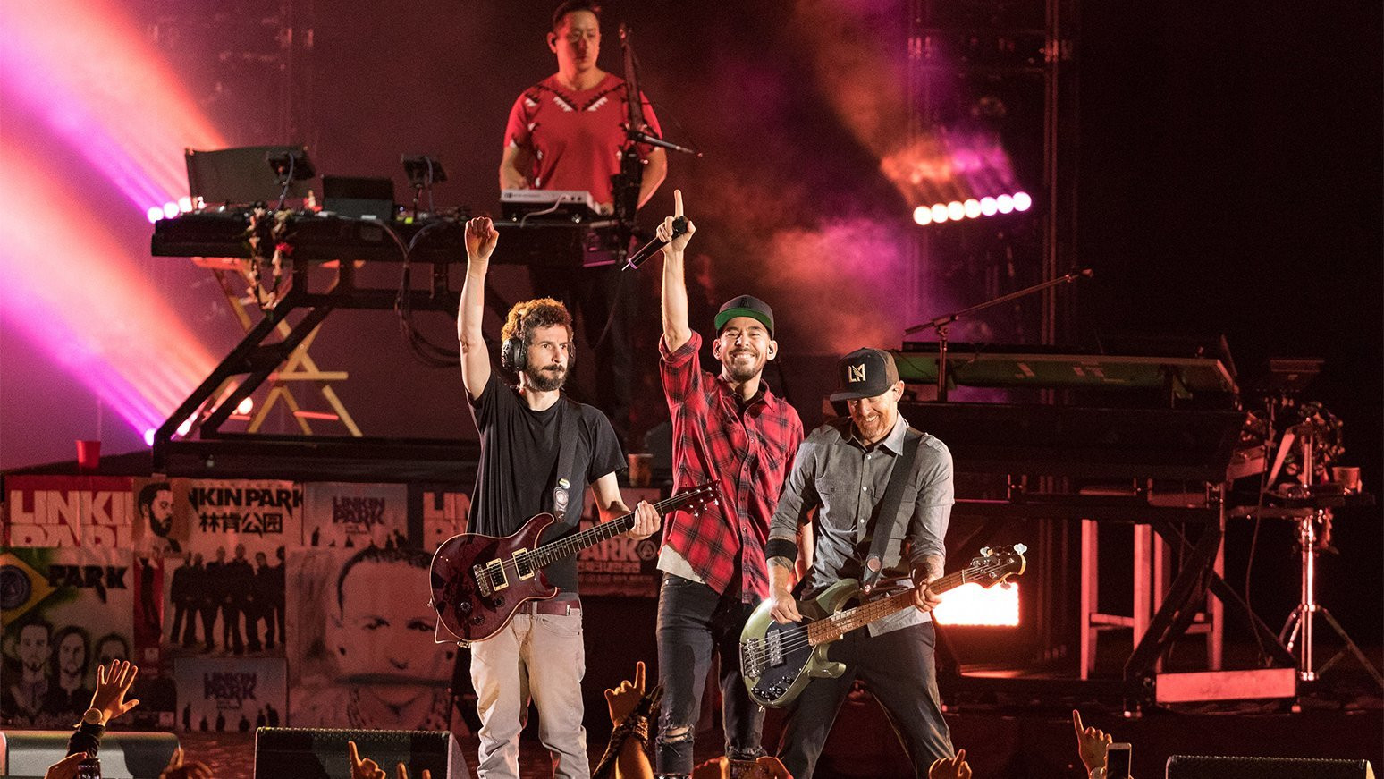 Linkin Park and Friends Celebrate Life in Honor of Chester Bennington Background