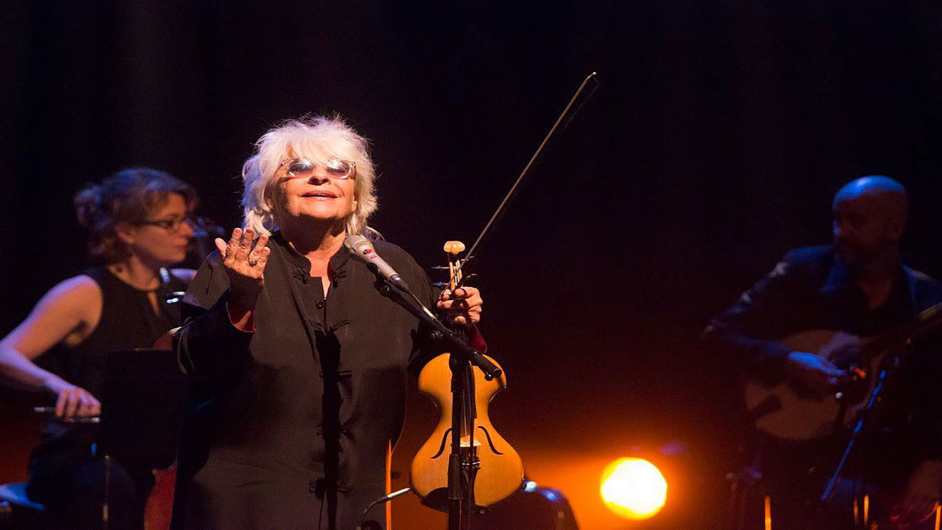 Catherine Lara - Au Delà Des Murs Background