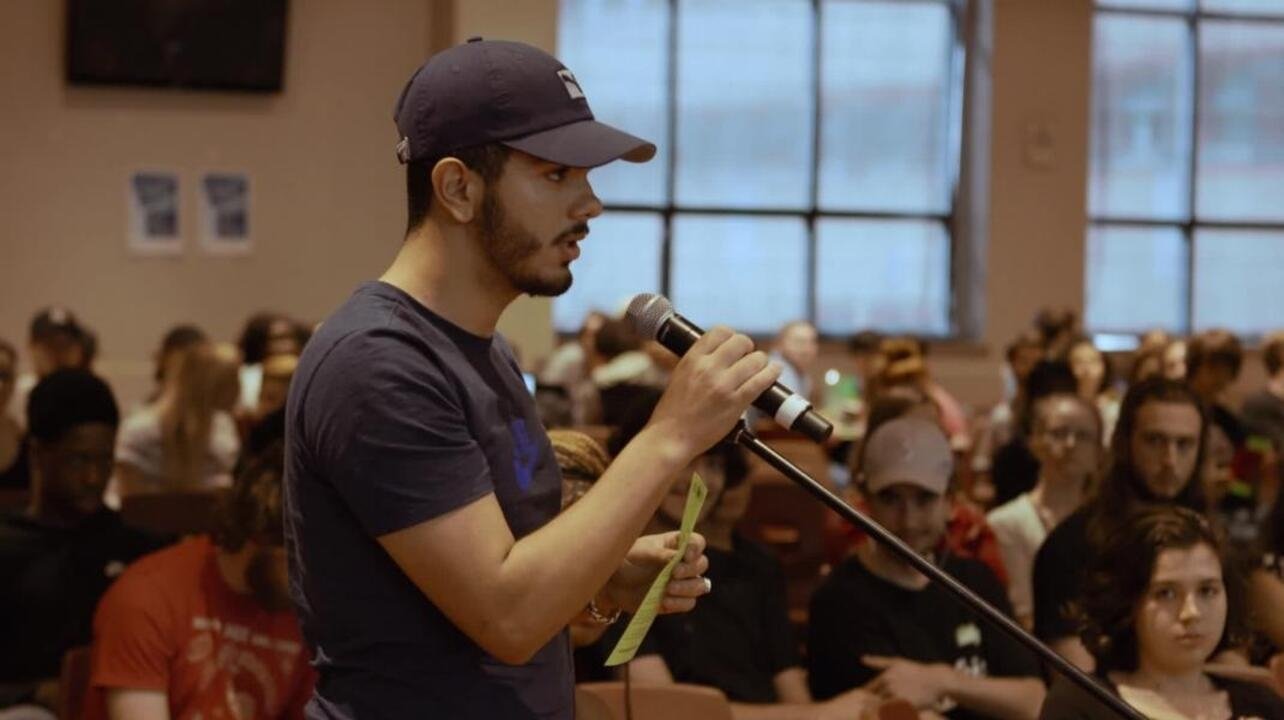 Maisonneuve - A School of the World Background