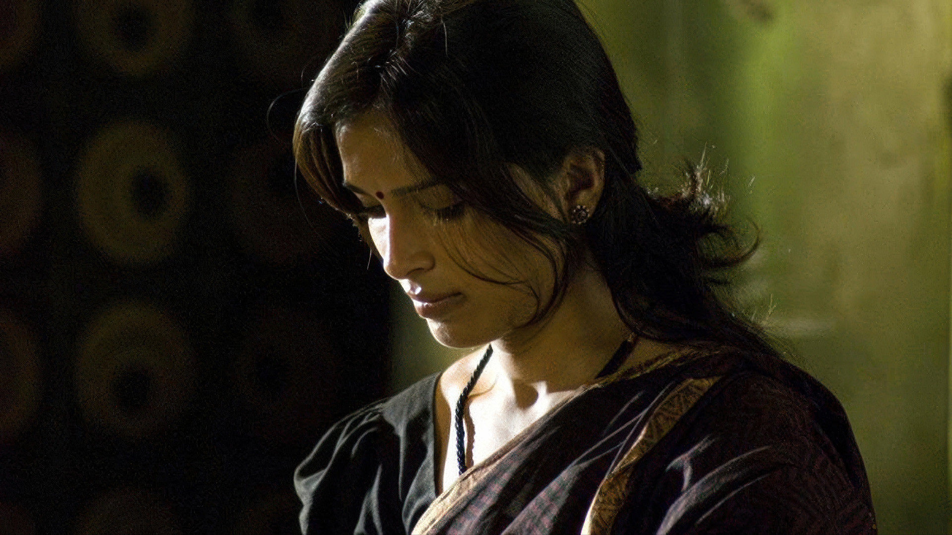 Aaranya Kaandam Background