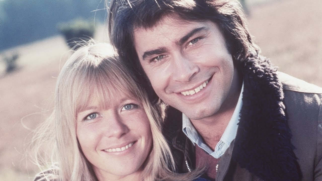 The Heath Is Green Background