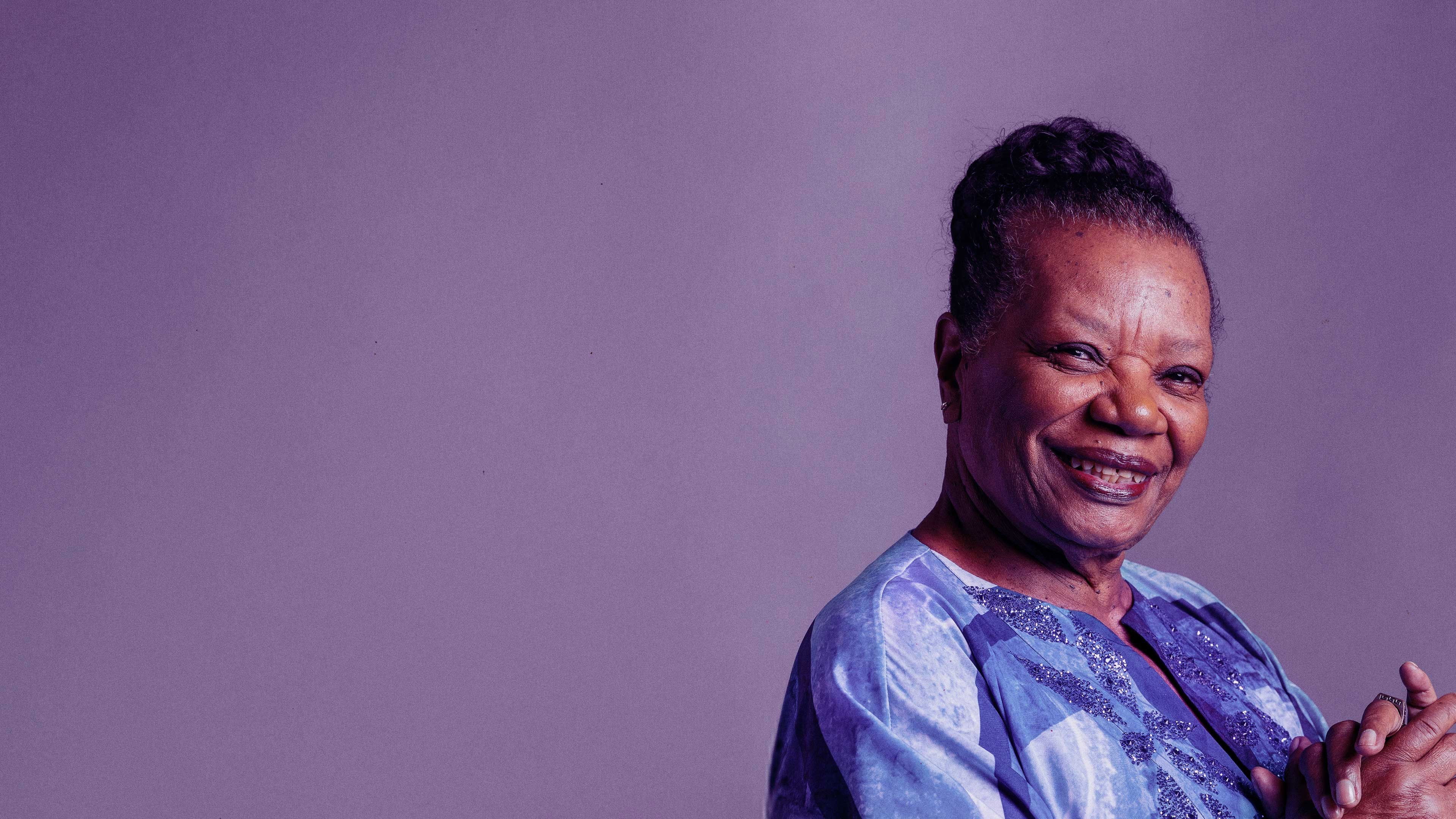 Tributo: Neusa Borges Background