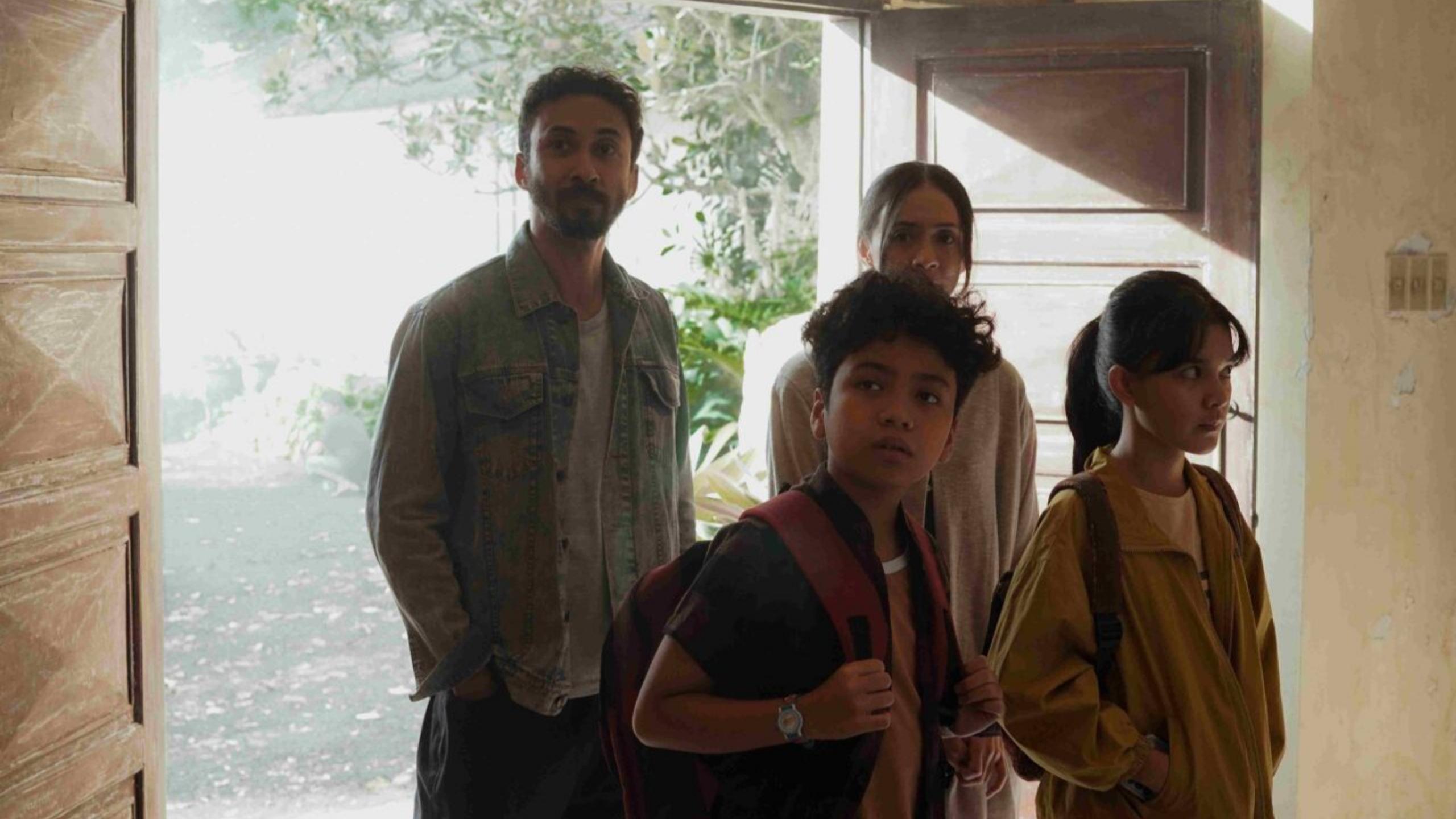 The Last 7 Days Background