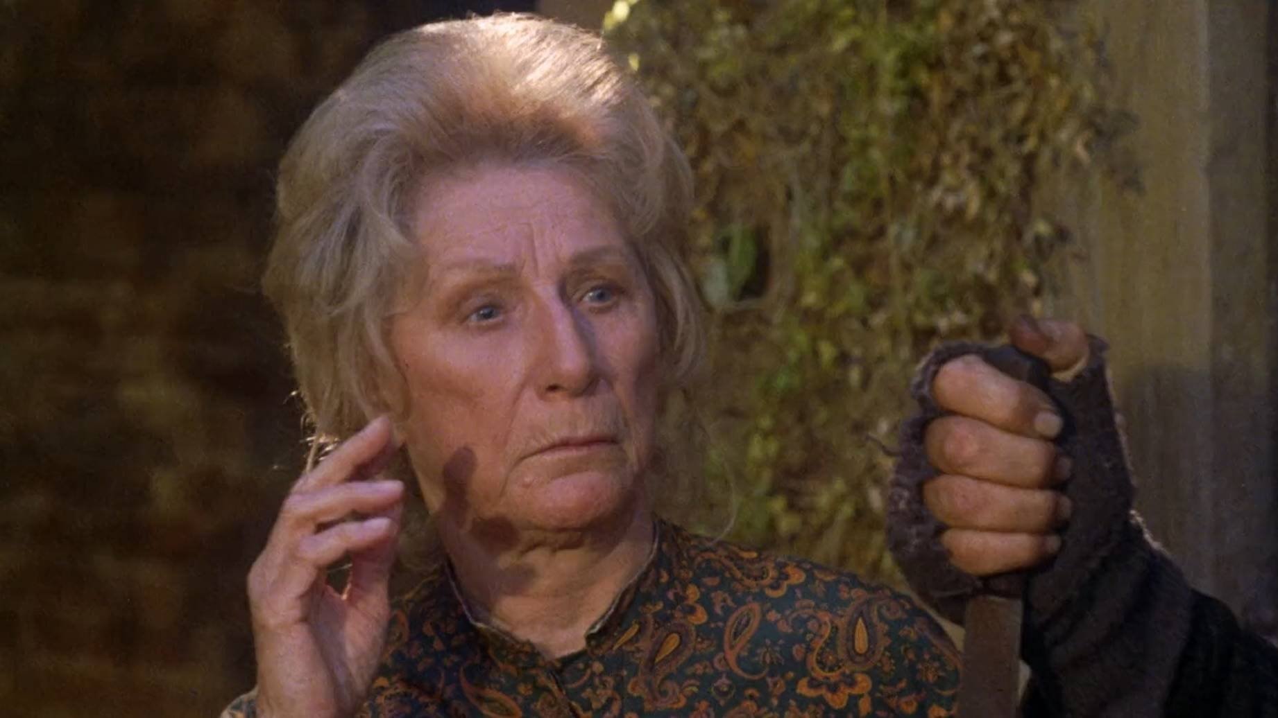 Inn of the Damned Background