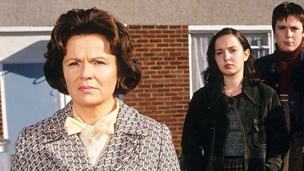 Titanic Town Background