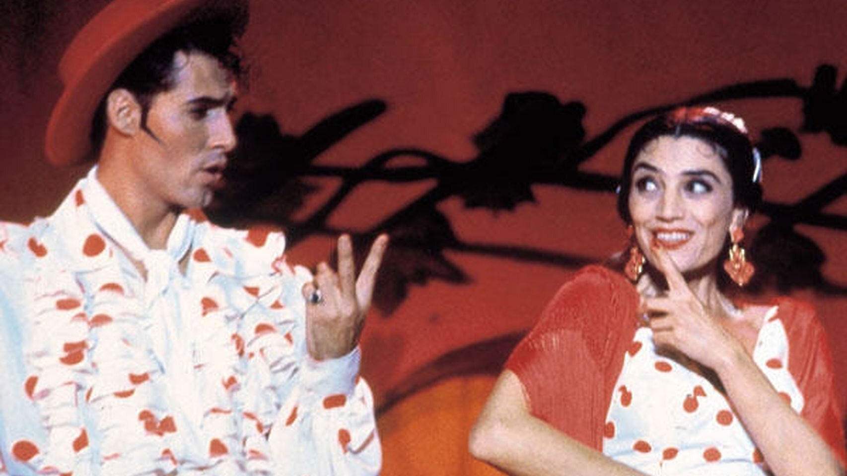 Las cosas del querer Background