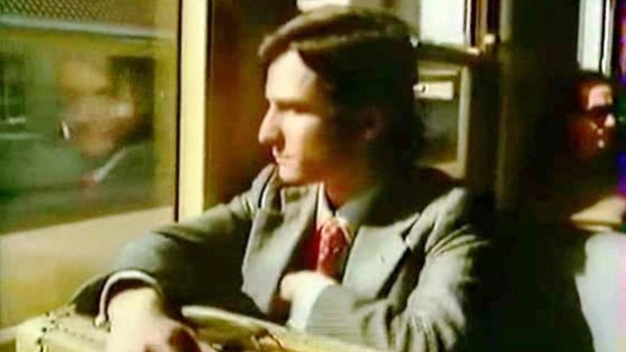 Lola's Lolos Background