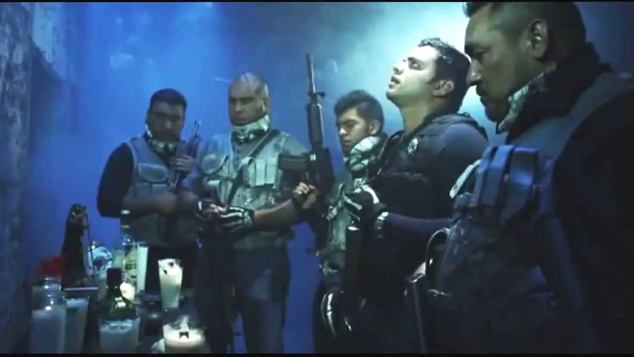 Entre Calaveras Background