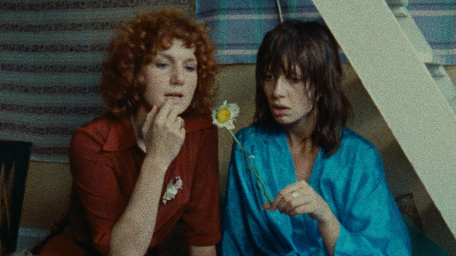 Céline and Julie Go Boating Background