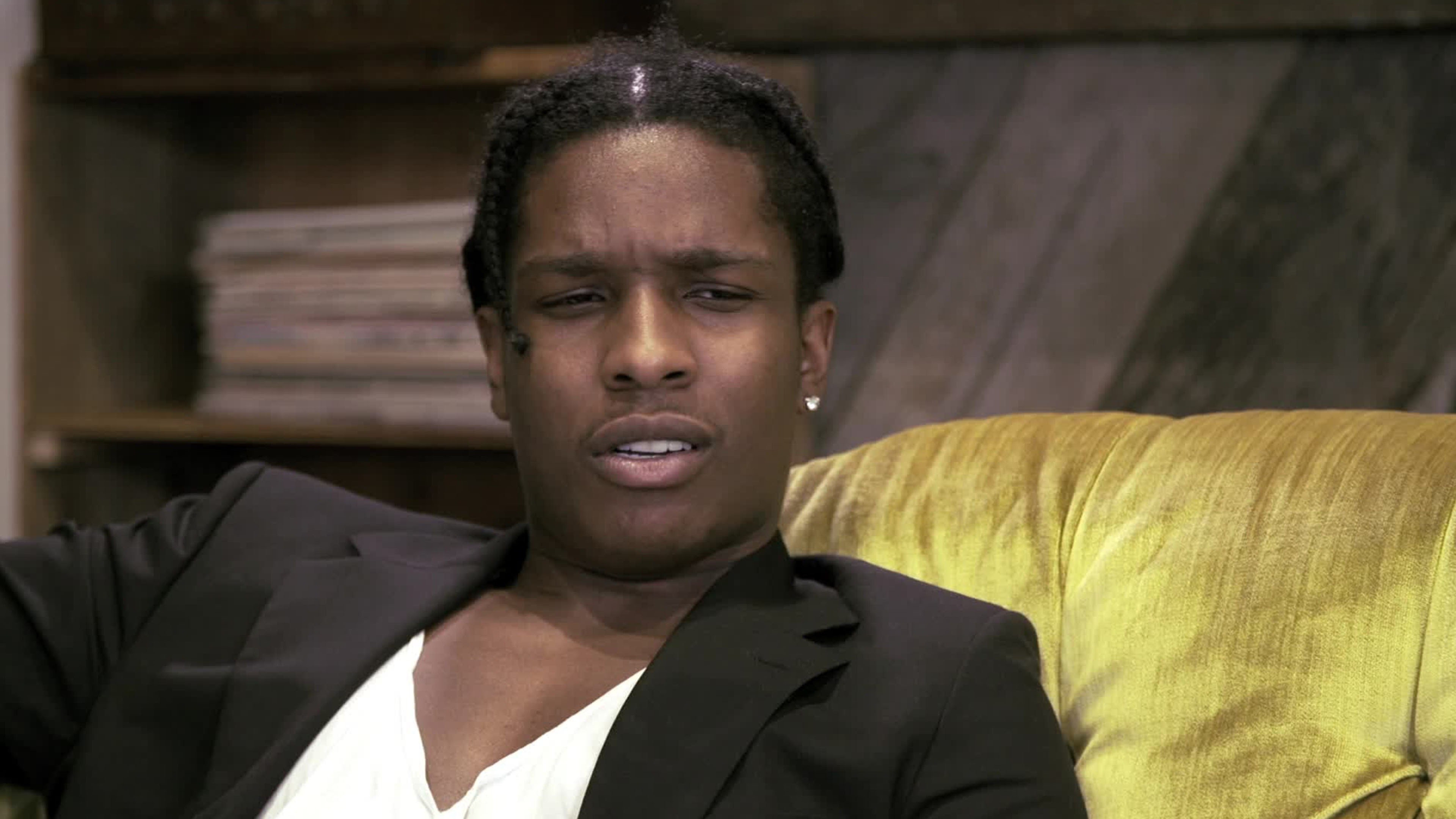 Jeremy Scott: The People's Designer Background