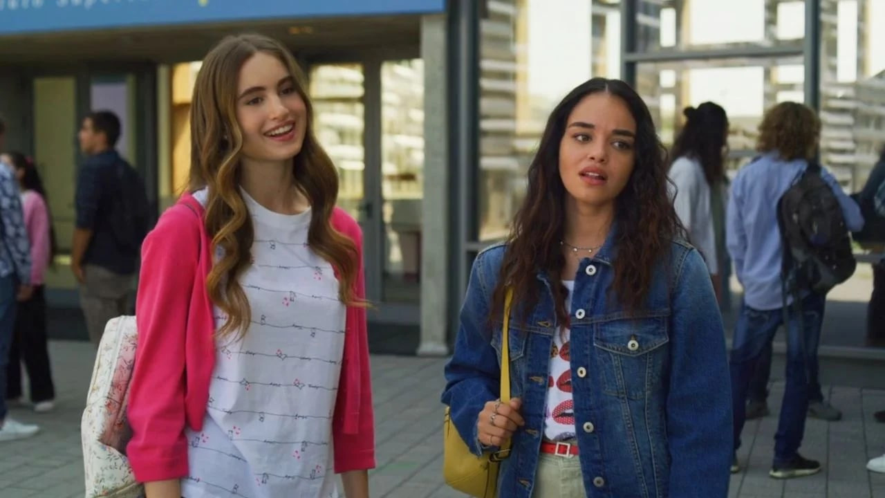 Charlotte M.: Il film - Flamingo Party Background