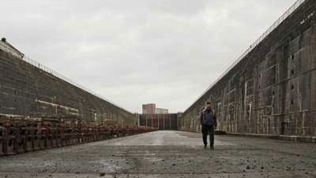 Save the Titanic With Bob Ballard Background