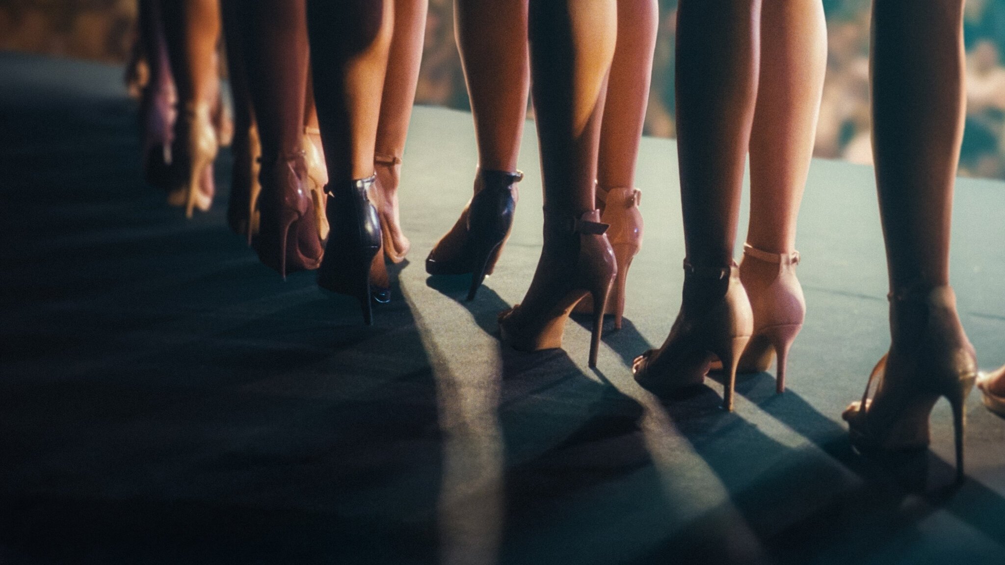 Miss Italia Mustn't Die Background