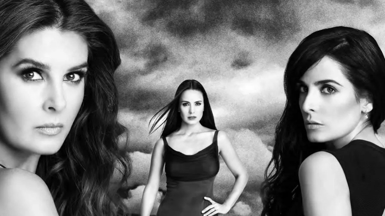 Mujeres de Negro Background