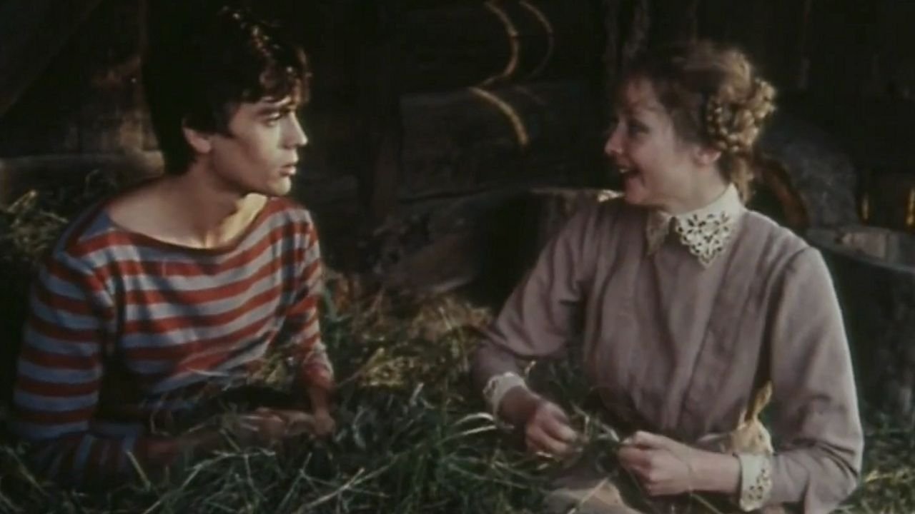 House on the Dunes Background