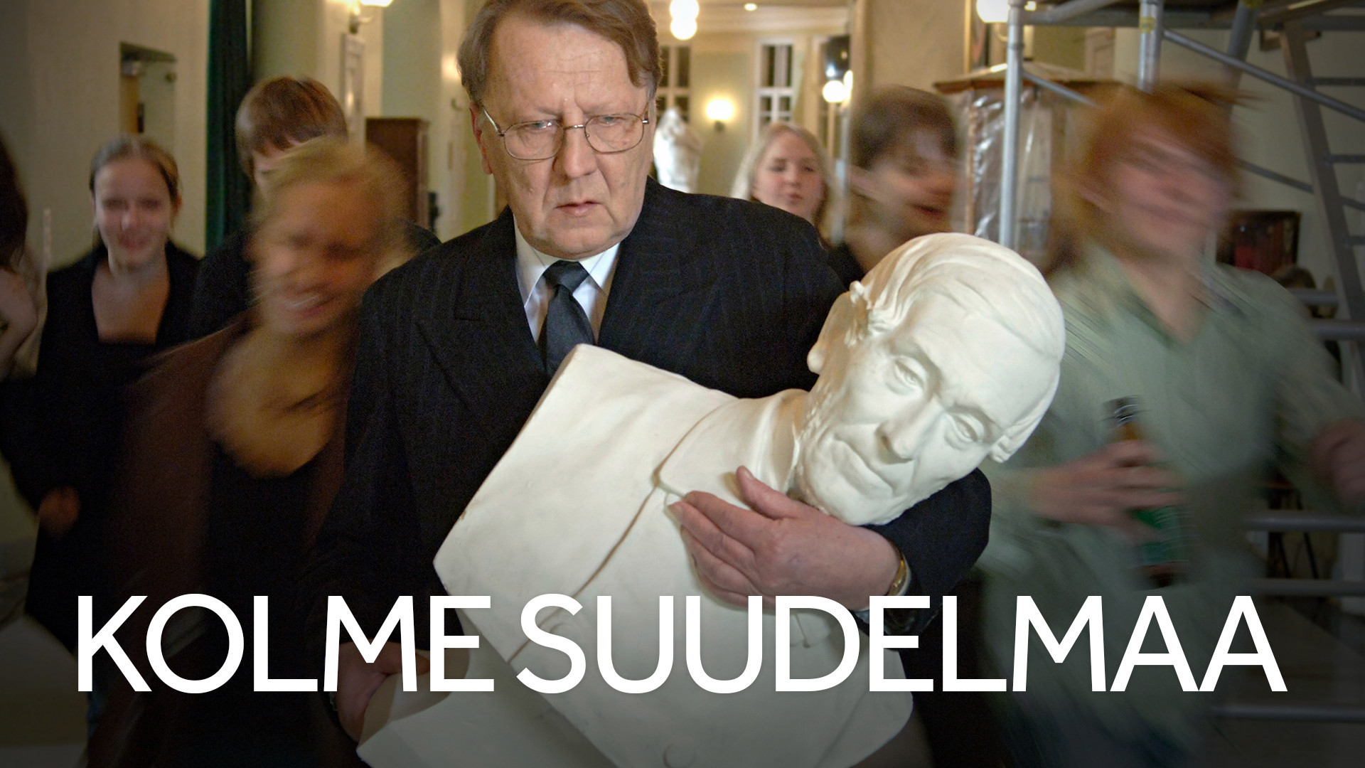 Kolme suudelmaa Background