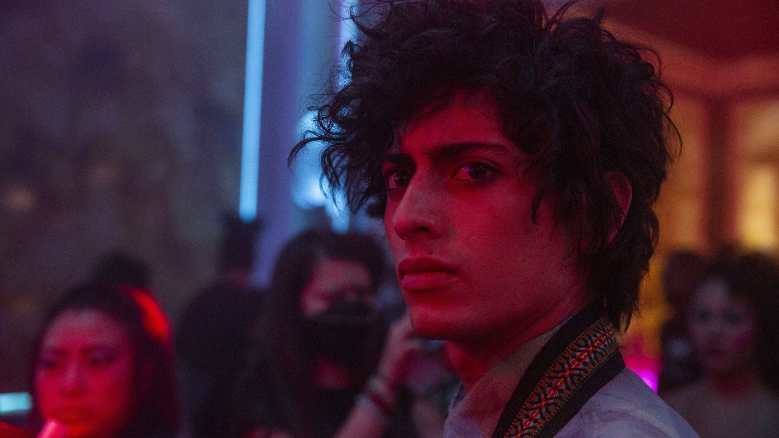 Tengo que morir todas las noches Background