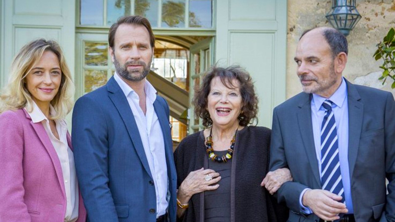 La Loi de Julien, Le bon fils Background