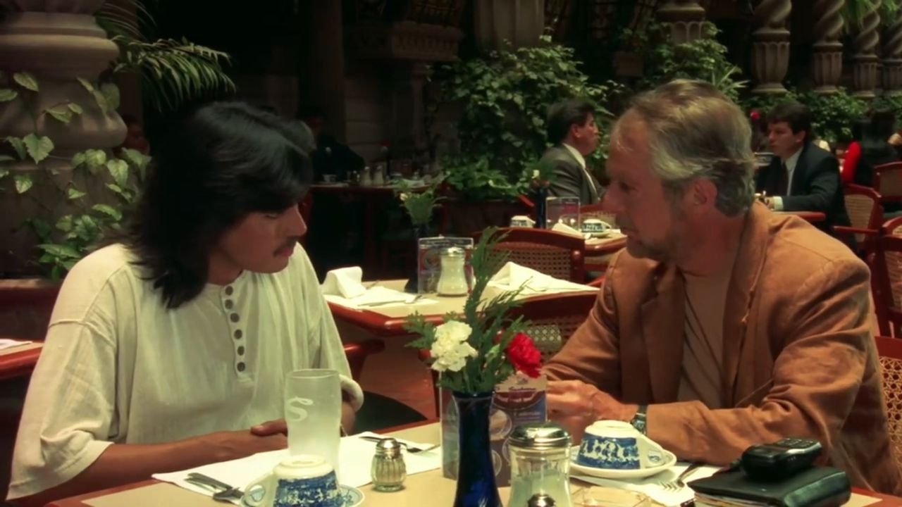 La mujer de los dos Background