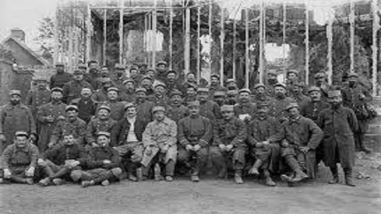 14-18 Refuser la guerre Background