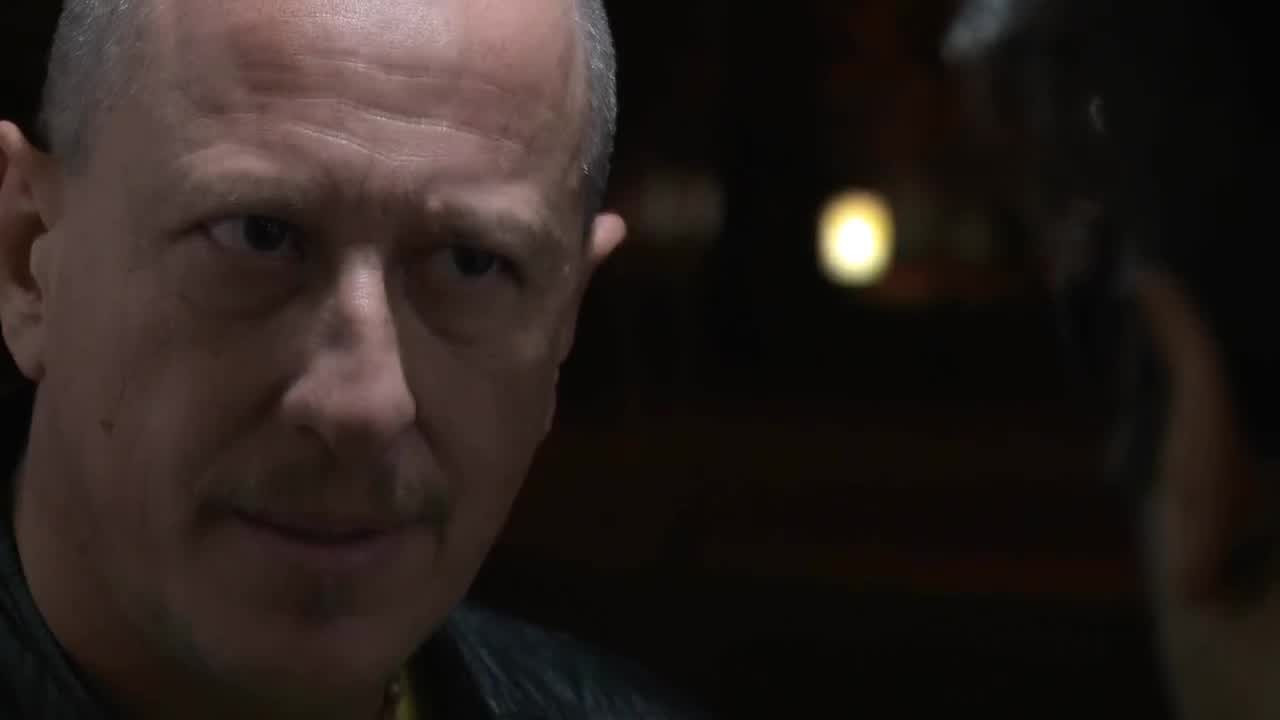 El hombre de al lado Background