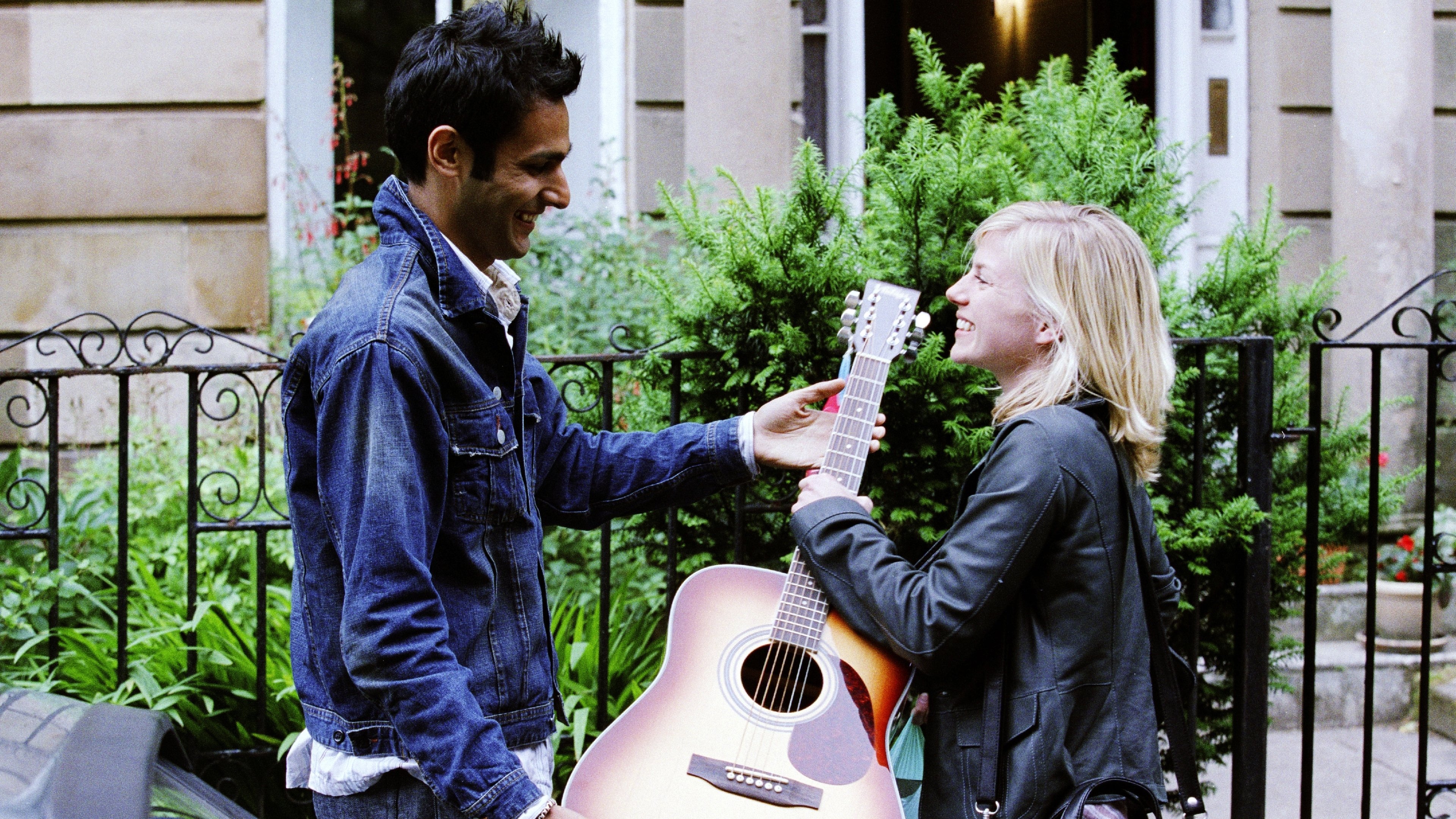 Ae Fond Kiss... Background