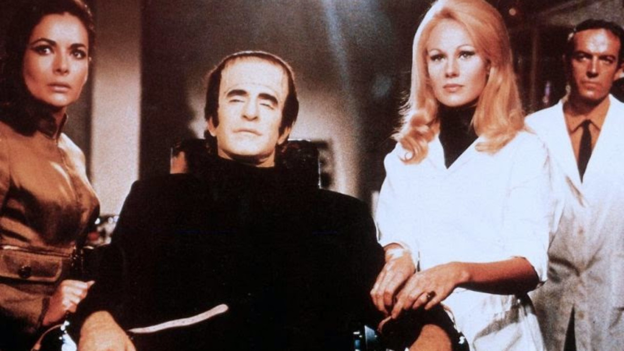 Los monstruos del terror Background