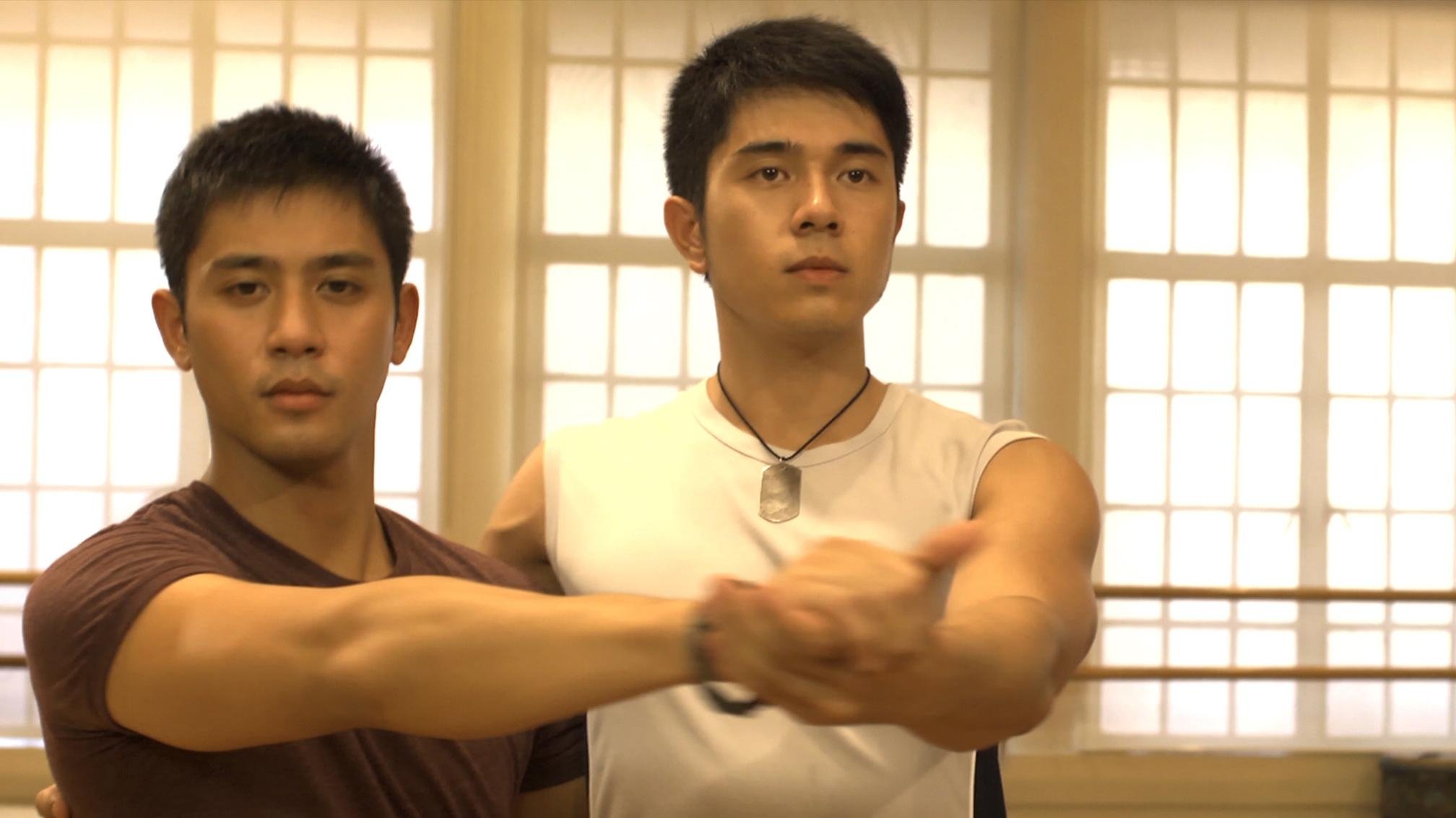 Ang Sayaw ng Dalawang Kaliwang Paa Background