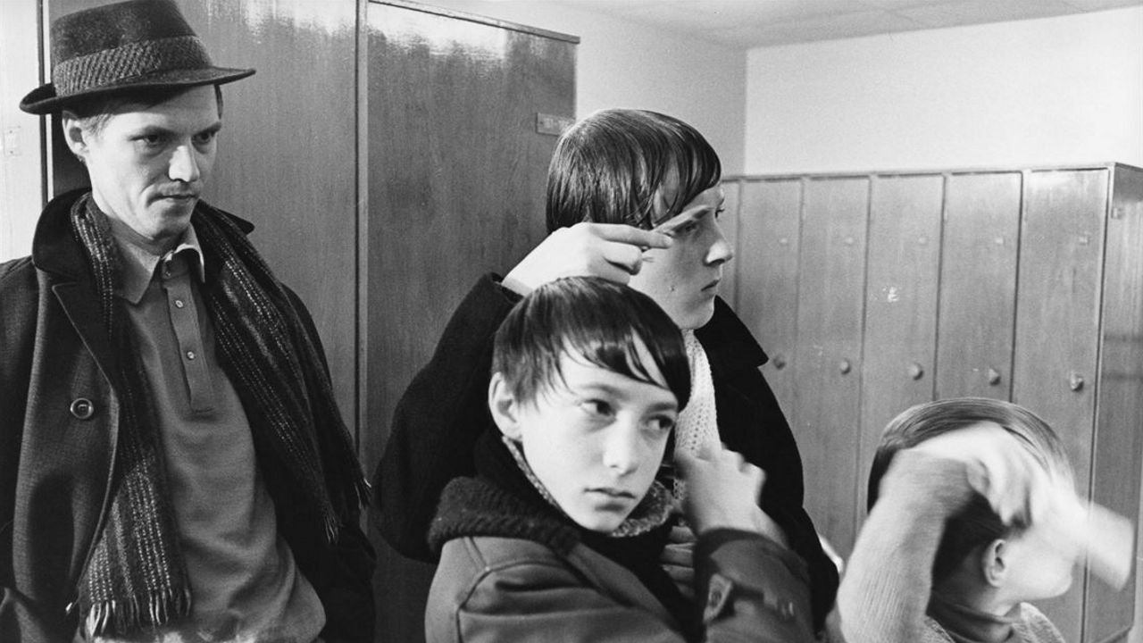 Who Saw Him Die? Background