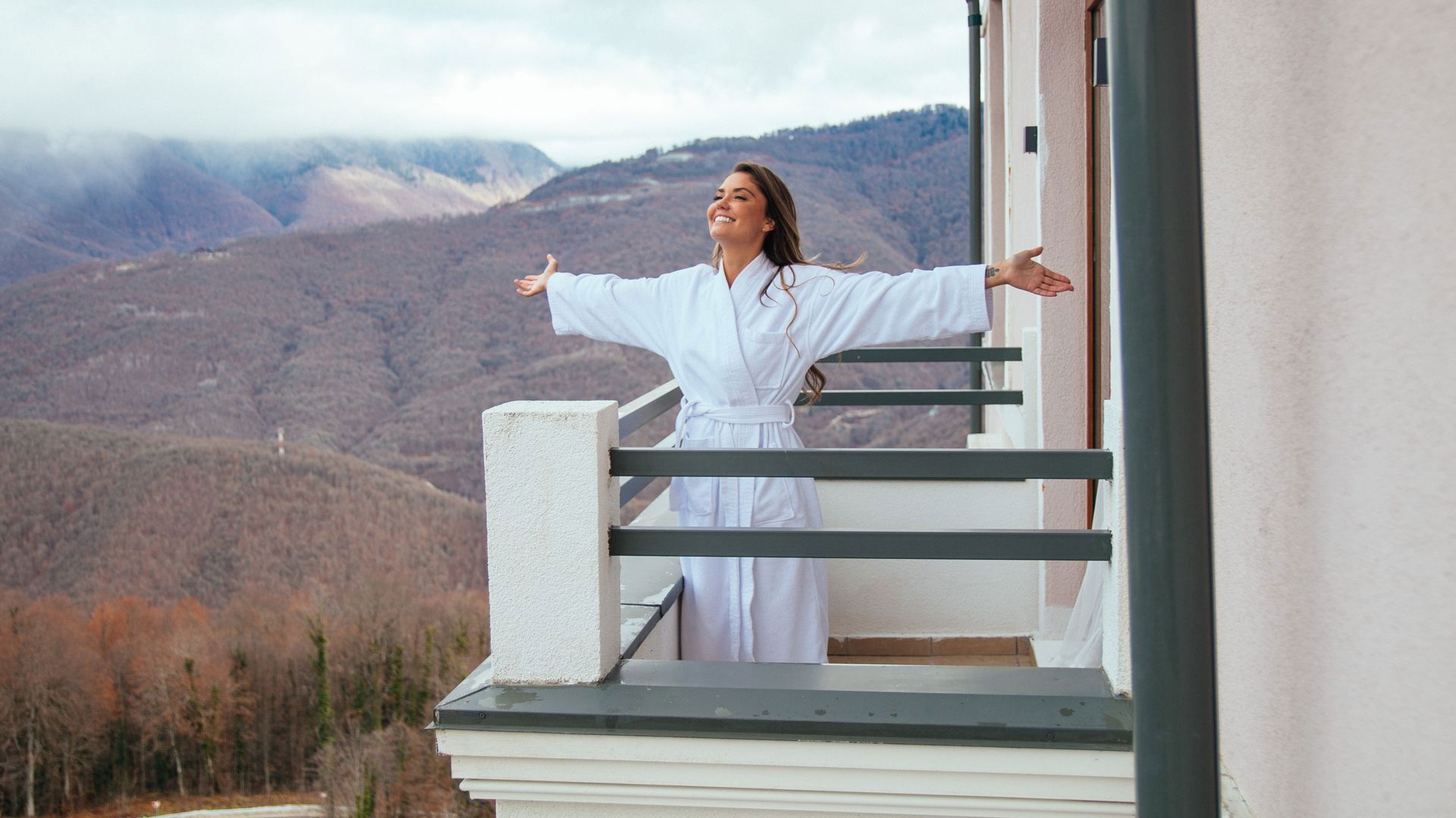 Honest Divorce Background