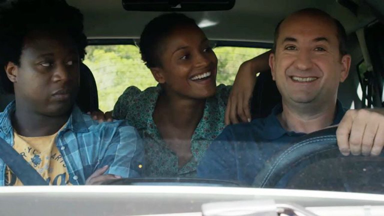 Contromano Background