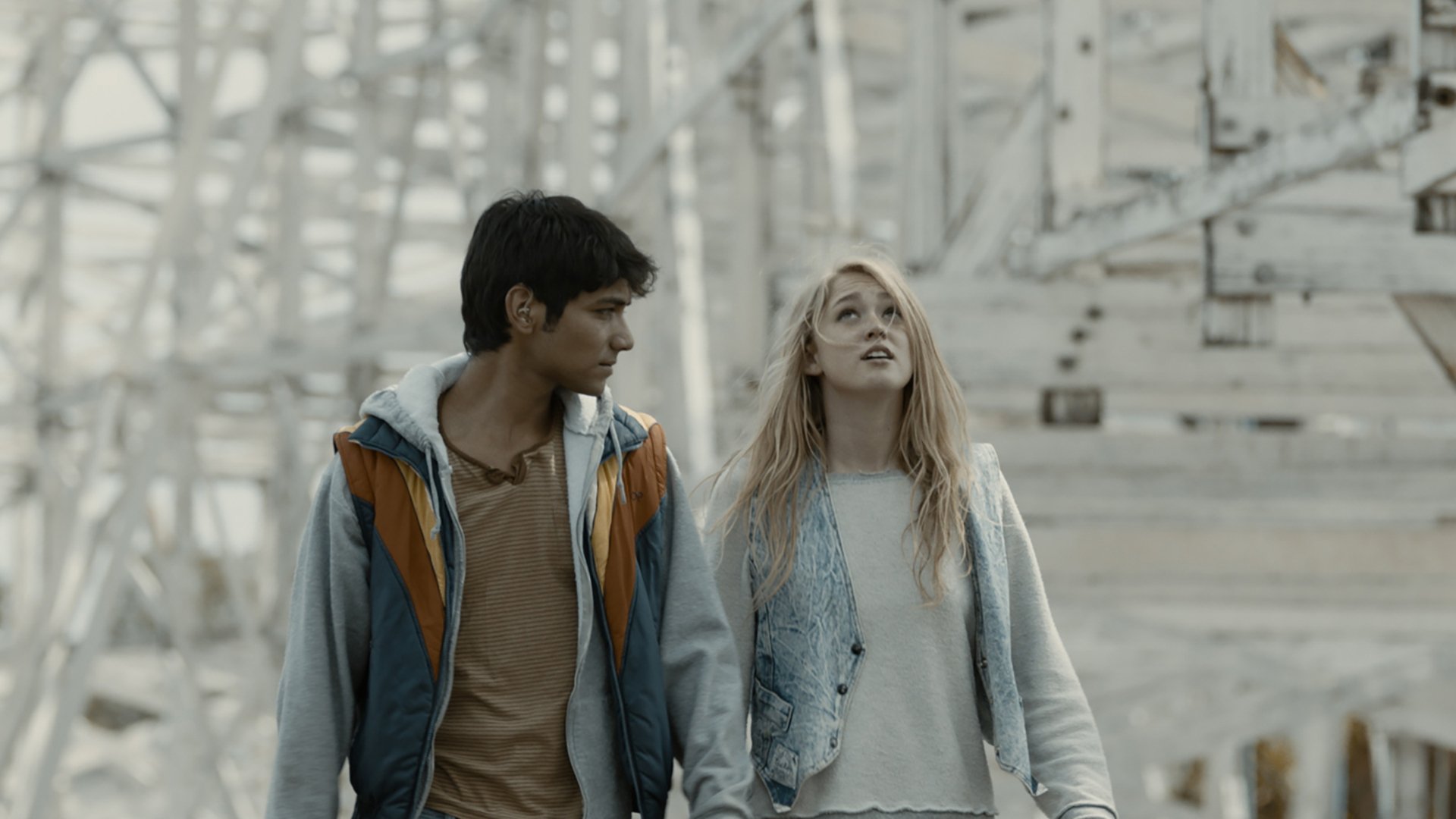 I Hate Love Background