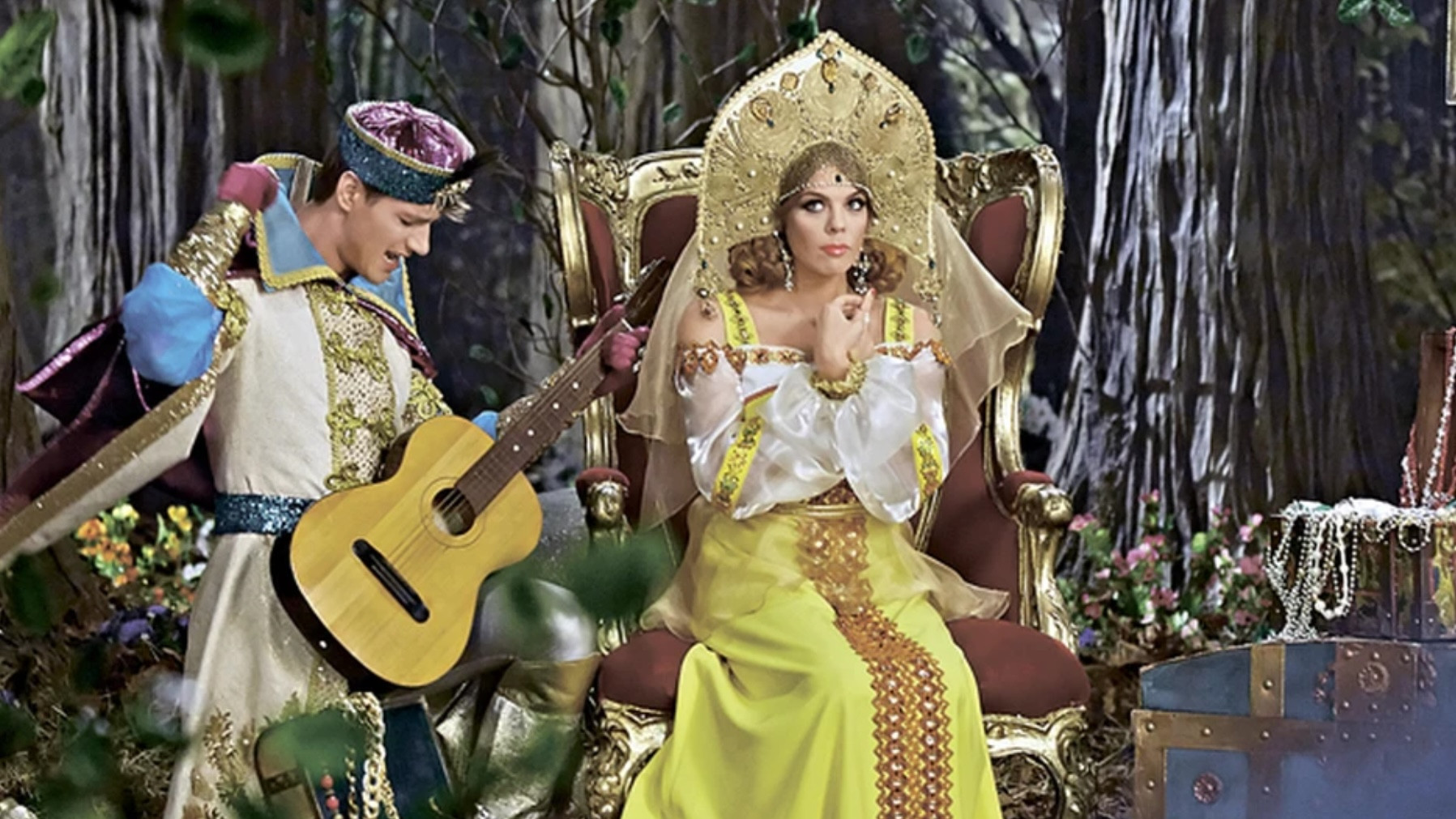 Three Heroes Background