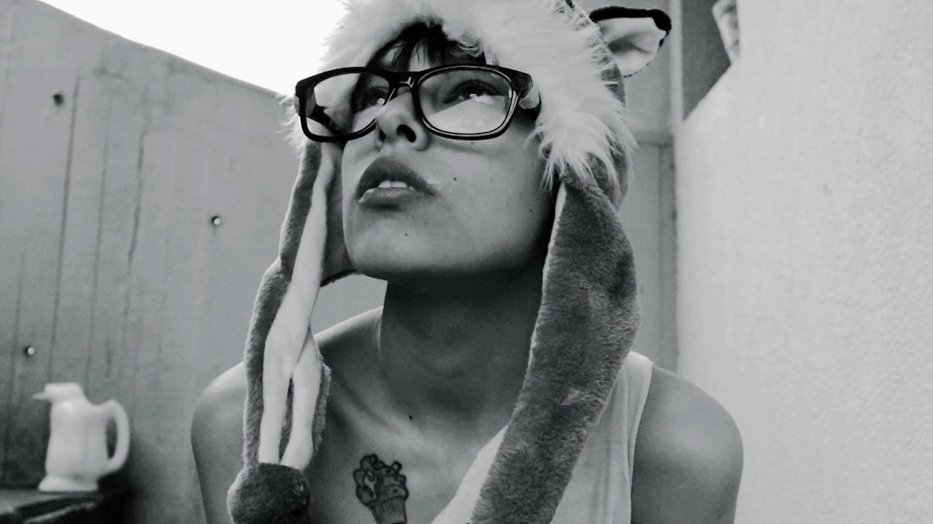 Dolores, un día se quedó sola... Background