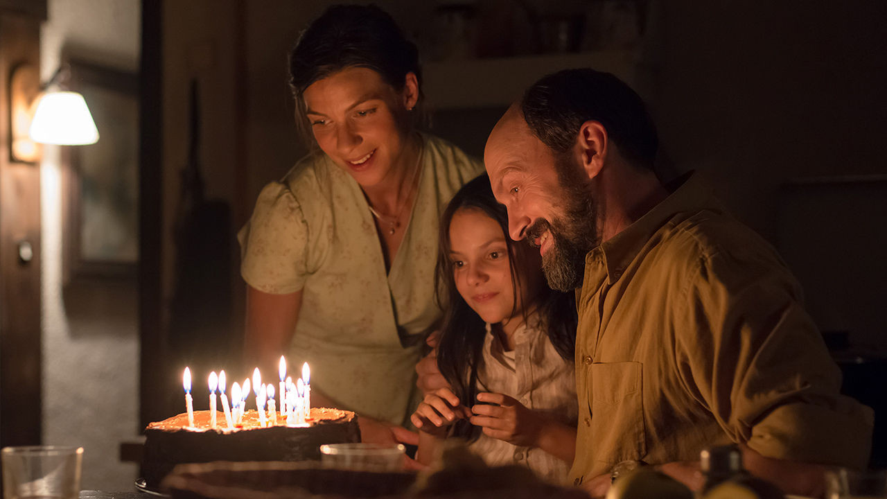 Refugiados Background