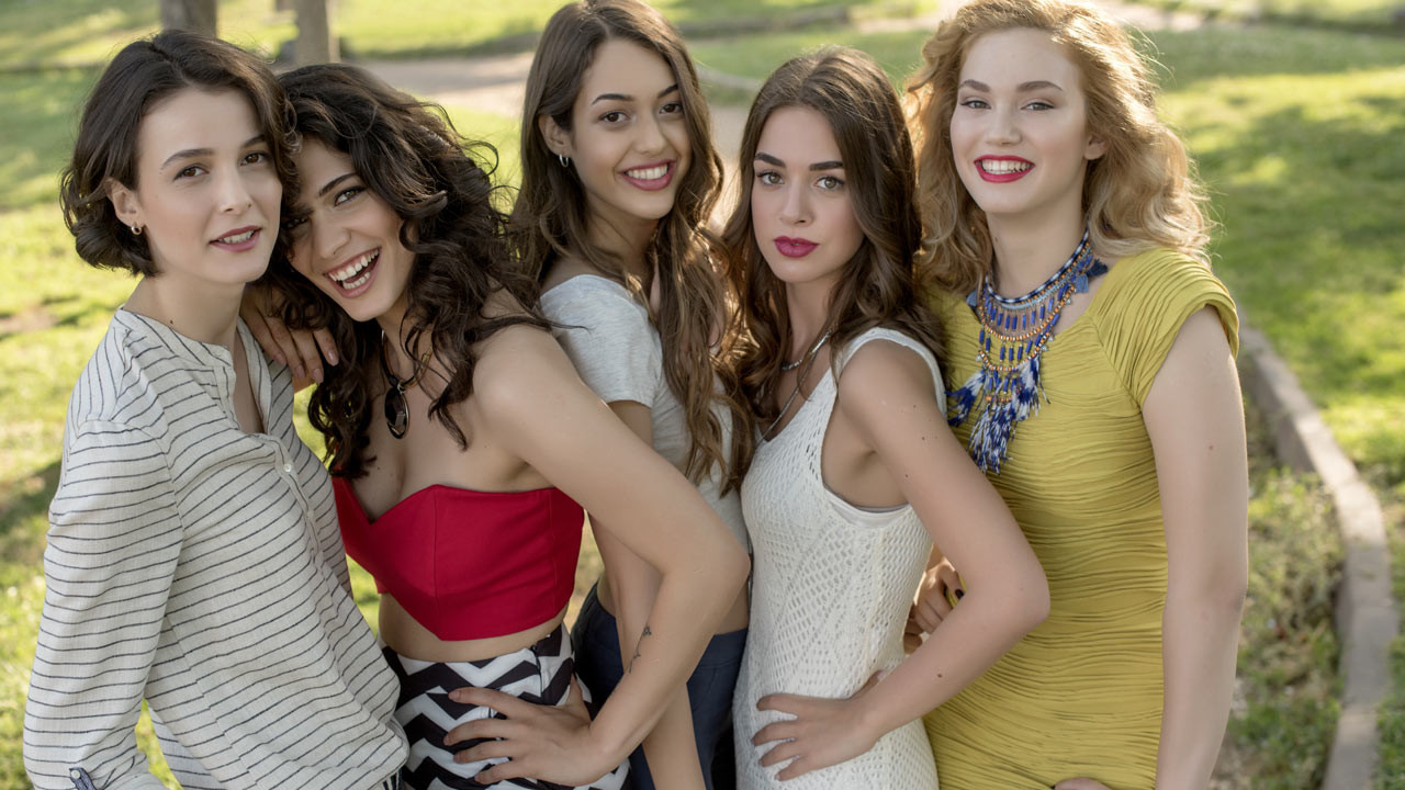 Pretty Little Liars Background