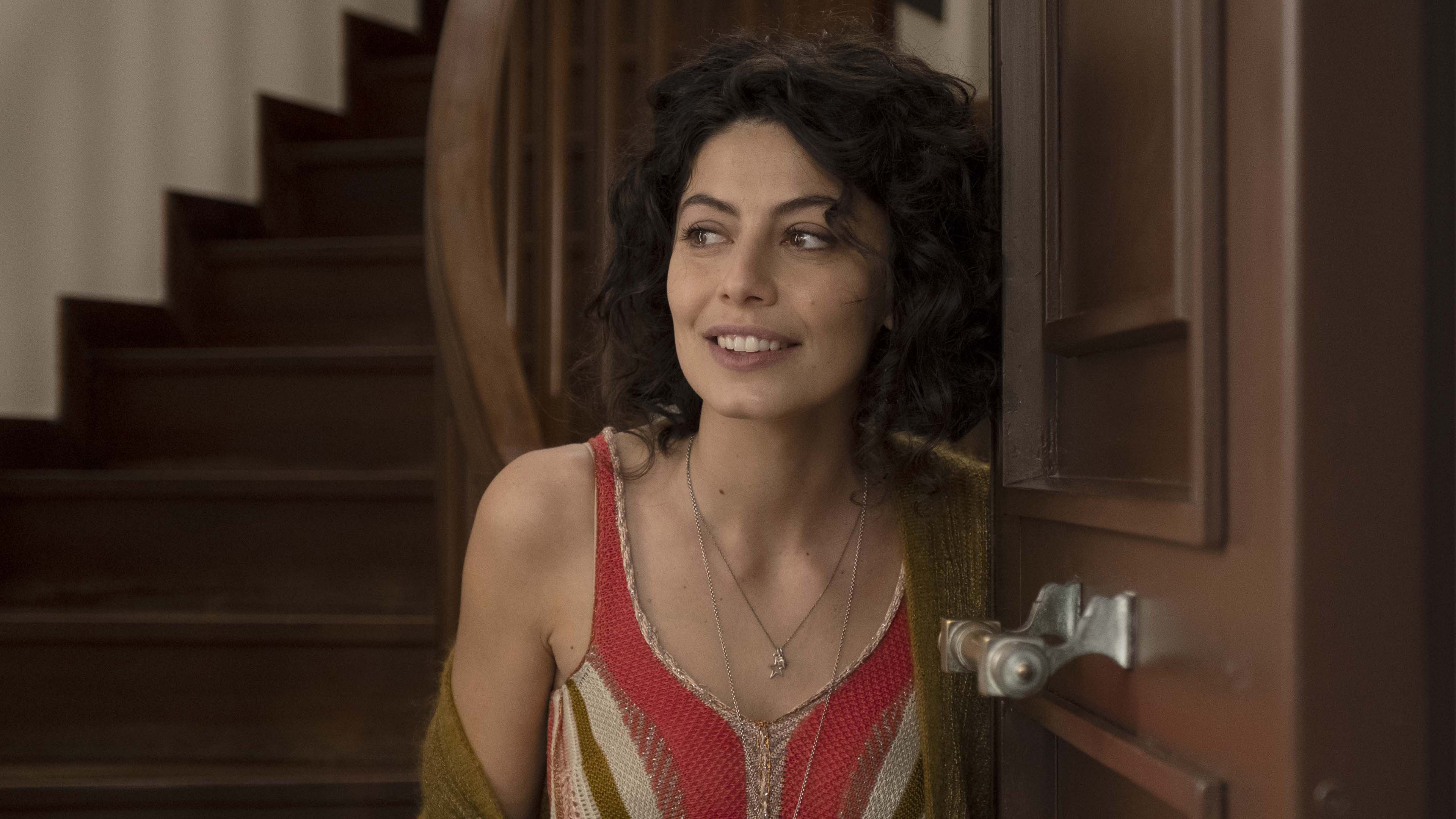 She's the One Background