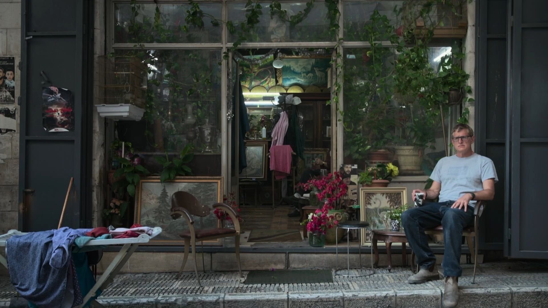 Louis Theroux: The Settlers Background