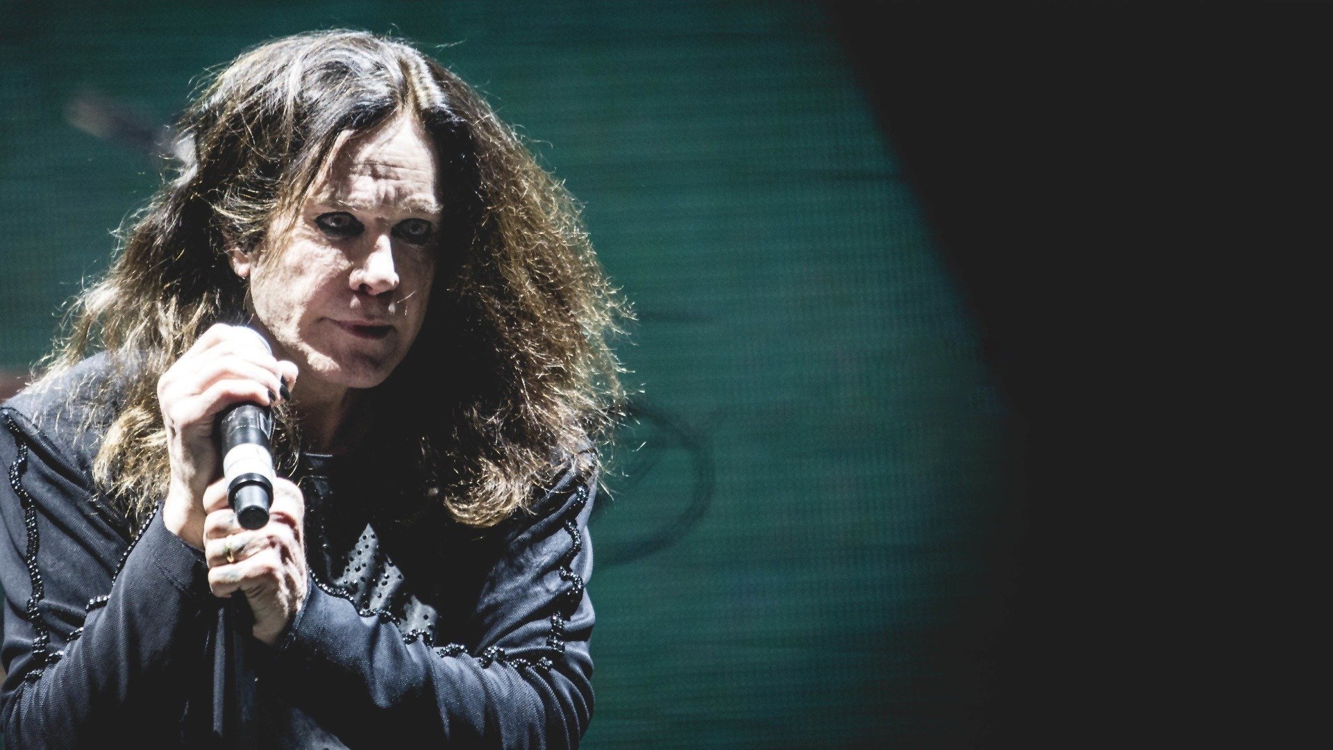 Ozzy Osbourne - Live at Budokan Background