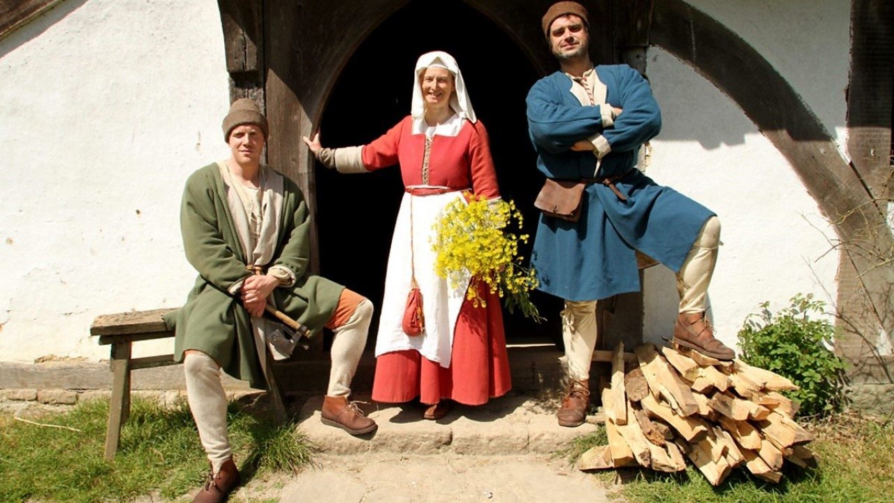 Tudor Monastery Farm Background