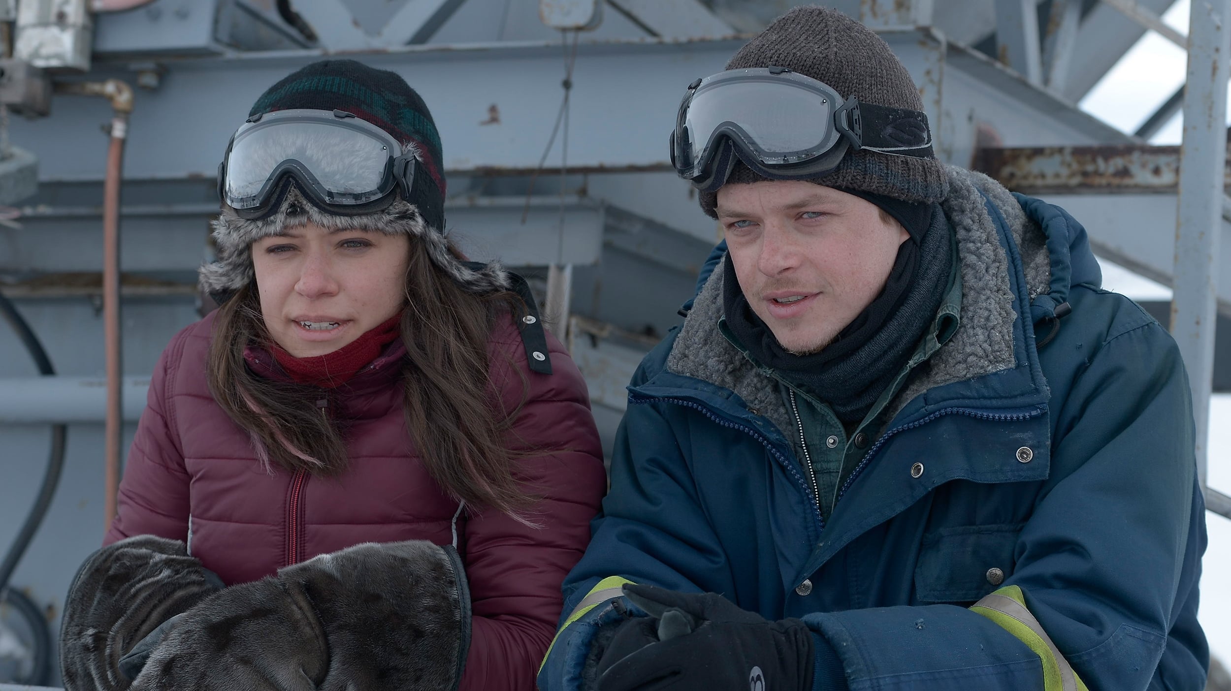 Two Lovers and a Bear Background