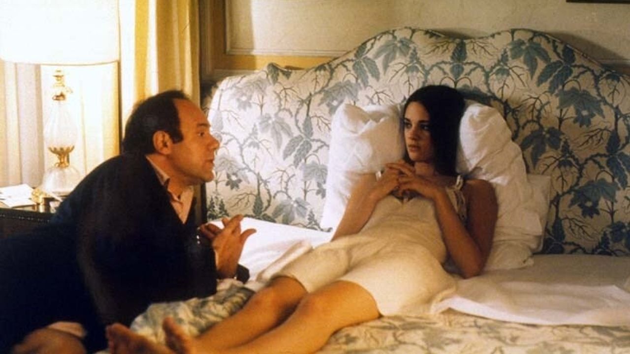 Perdiamoci di vista Background