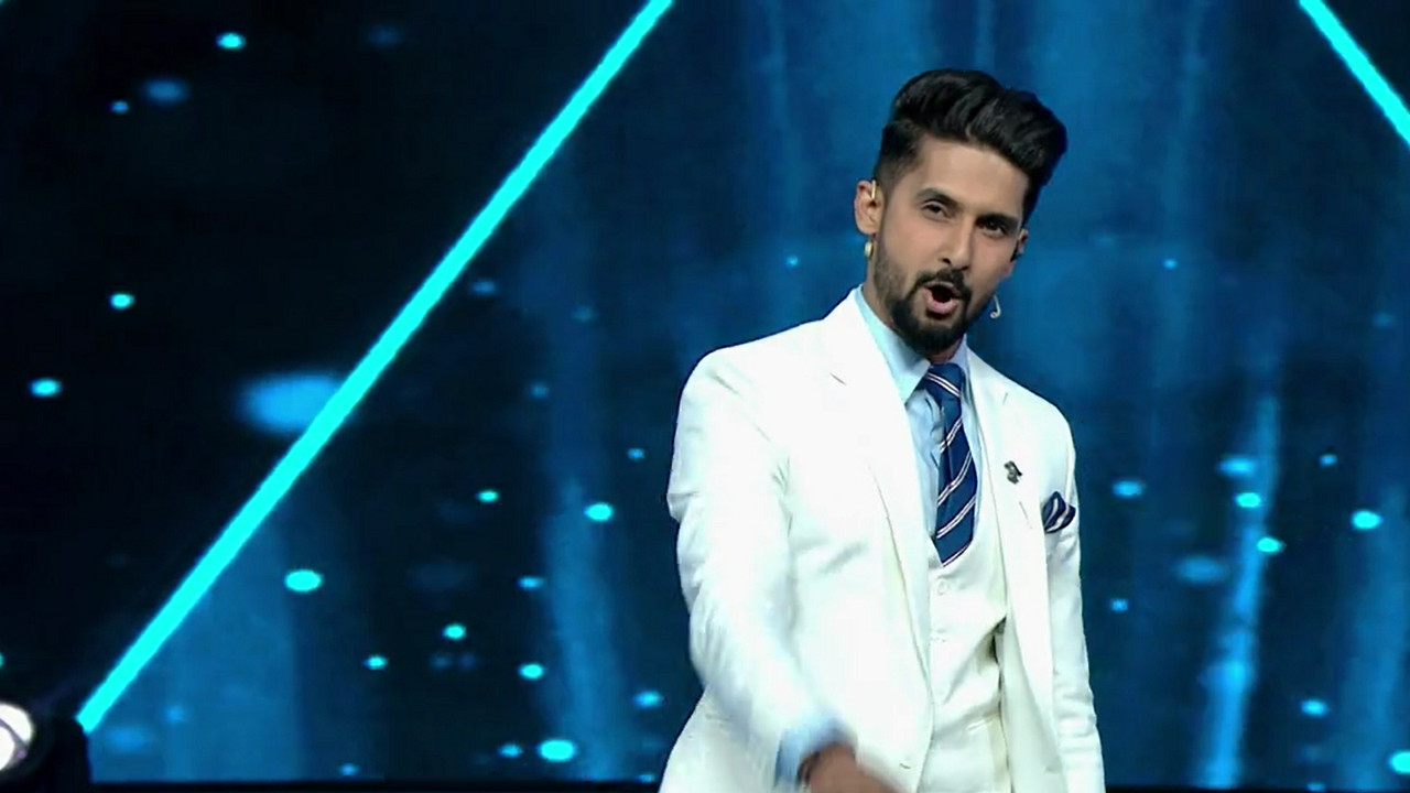 Sa Re Ga Ma Pa L'il Champs Background