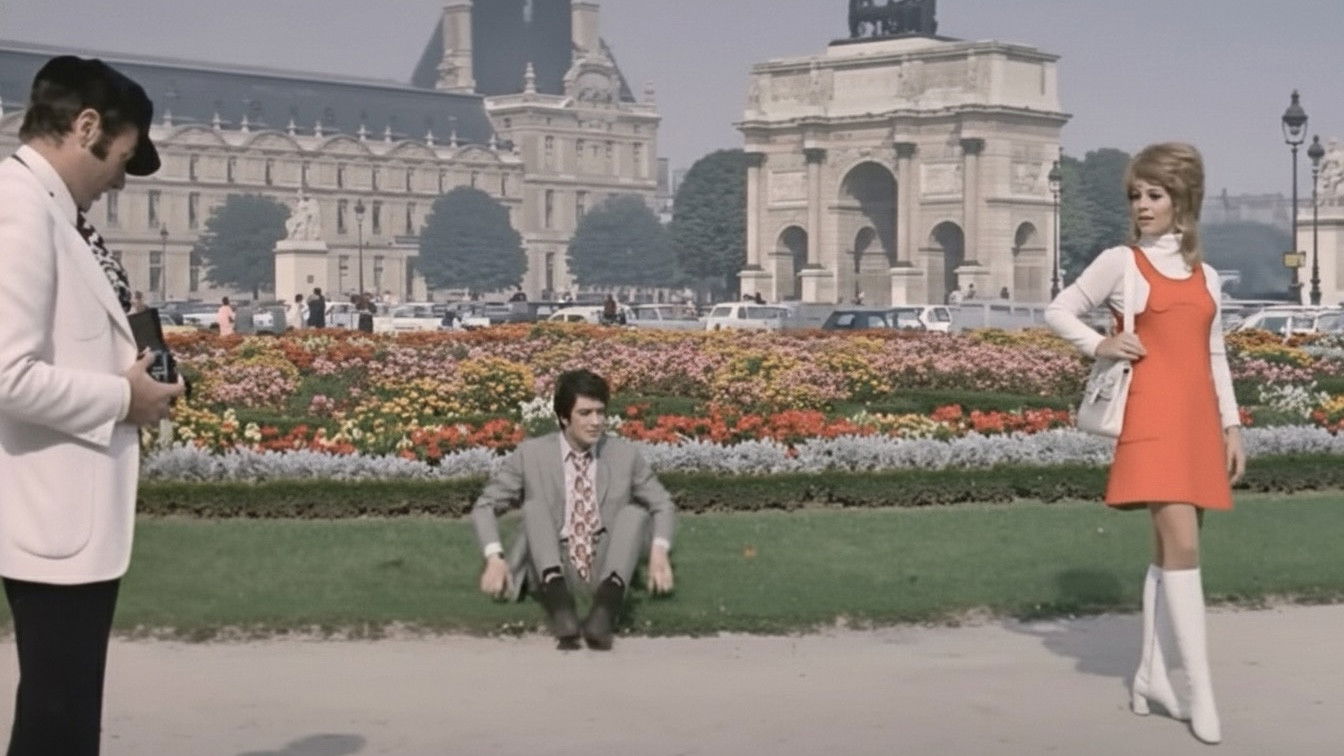 Kezban in Paris Background