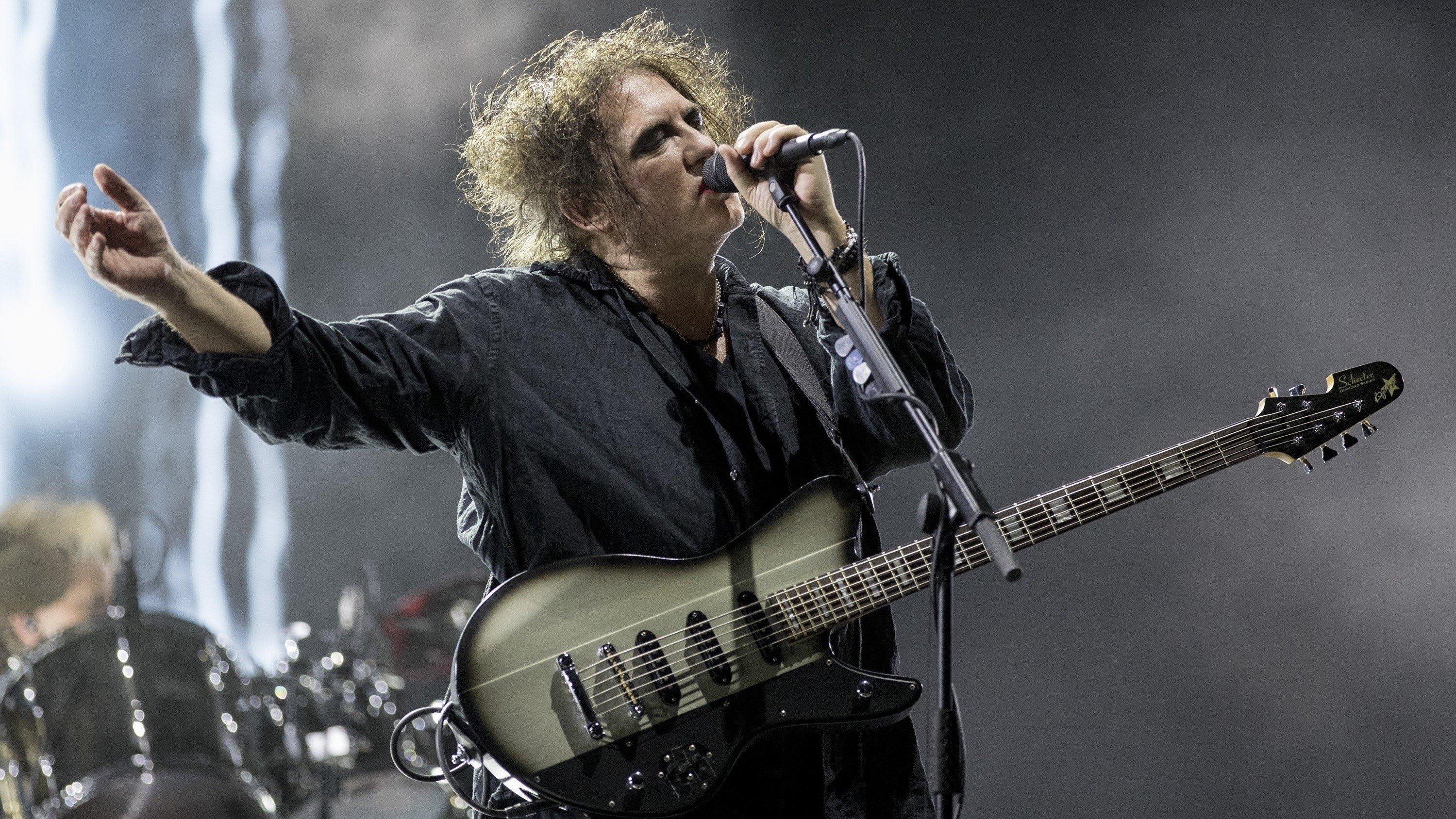 The Cure: Anniversary 1978 - 2018 - (Live In Hyde Park) Background