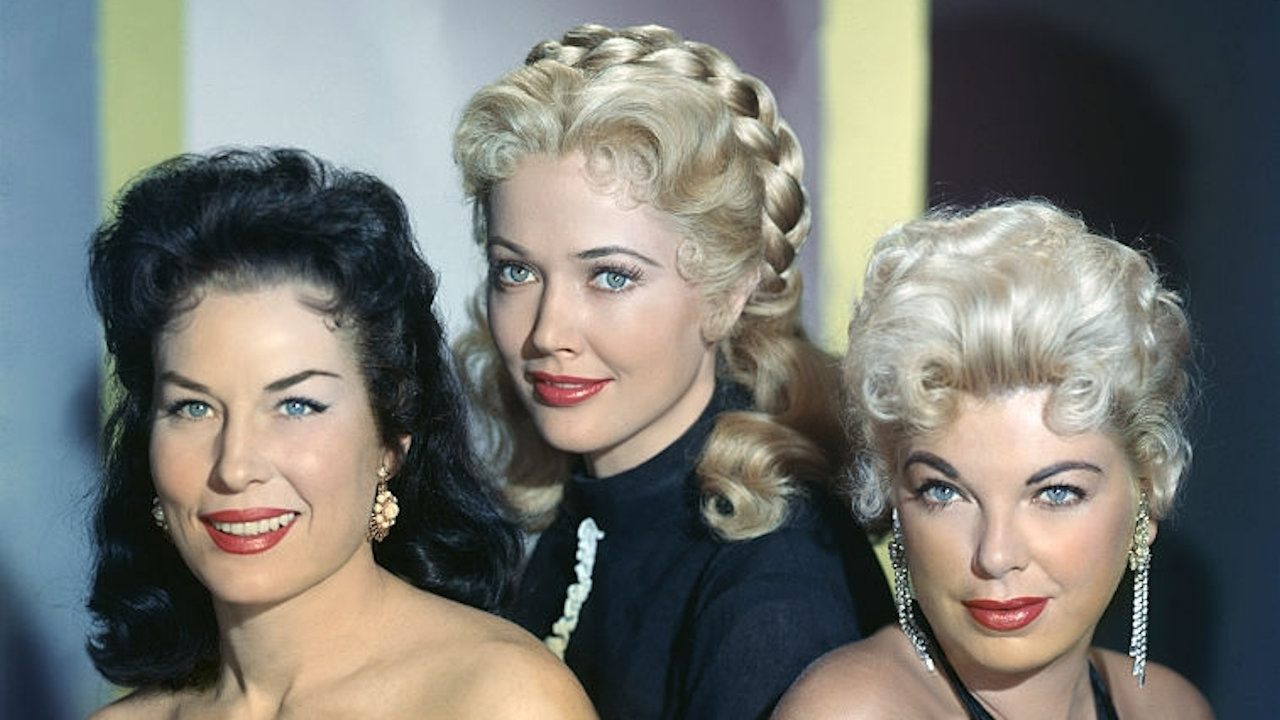 The King and Four Queens Background