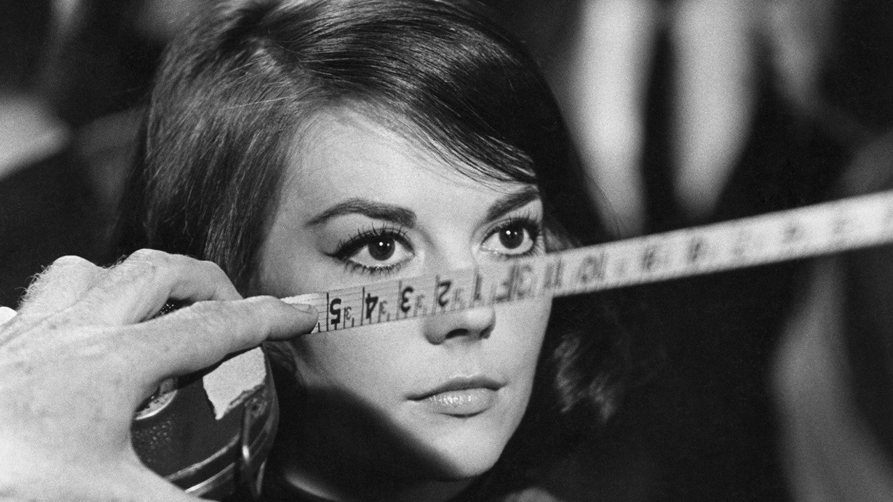 Love with the Proper Stranger Background