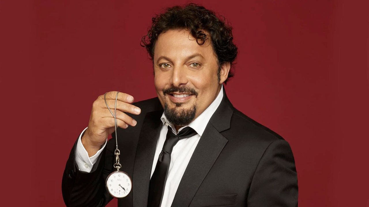 Un'ora sola vi vorrei Background