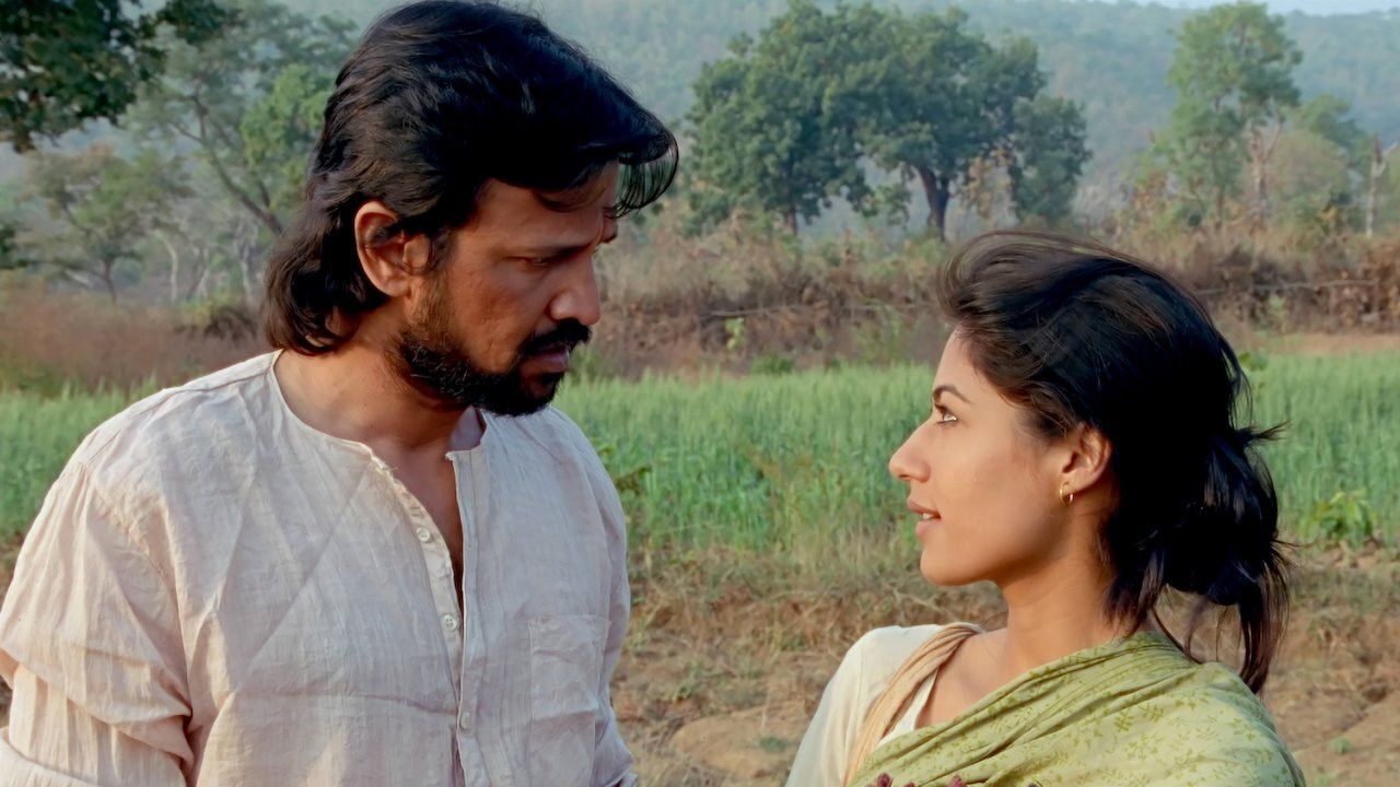 Hazaaron Khwaishein Aisi Background