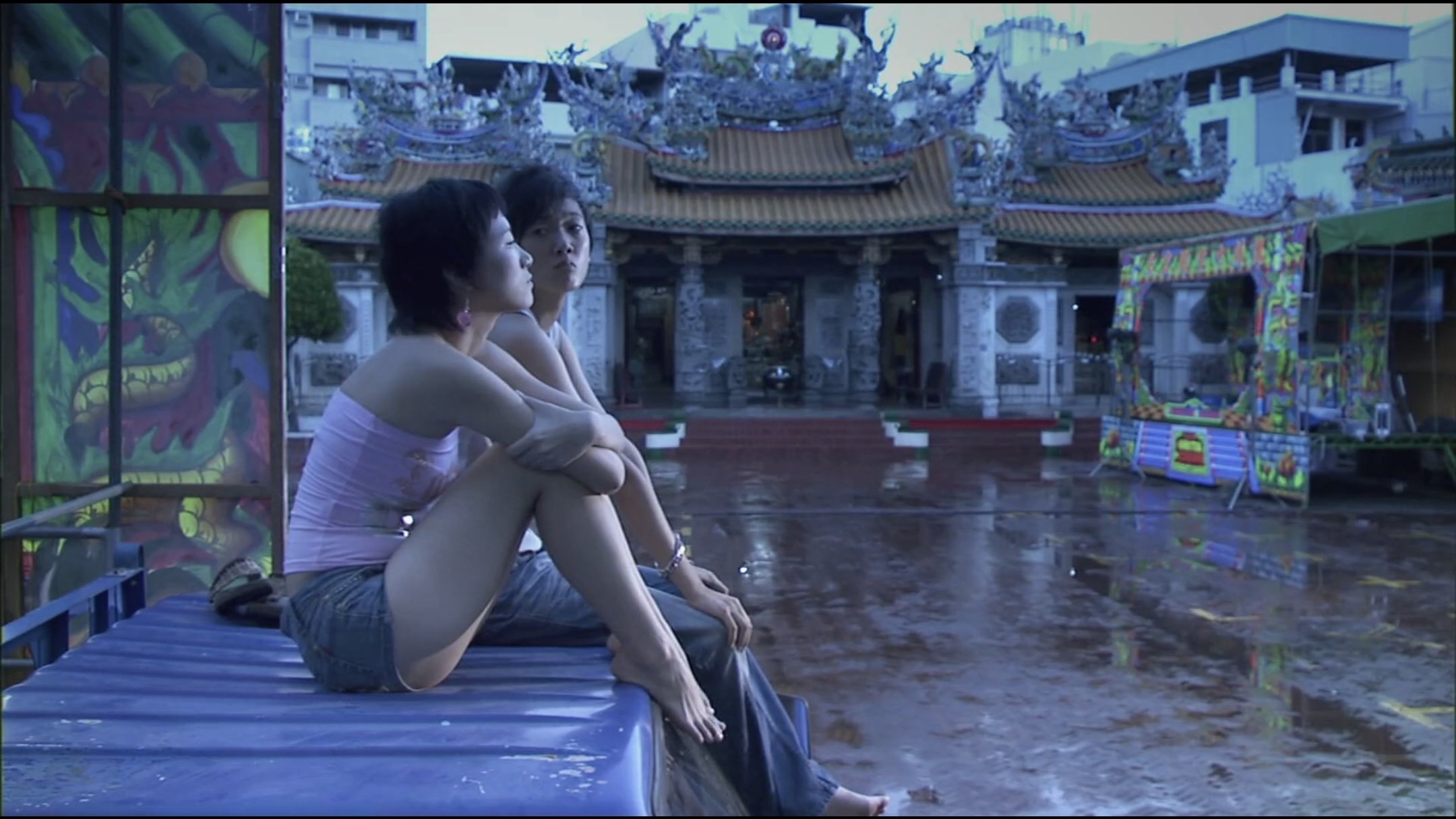 Drifting Flowers Background